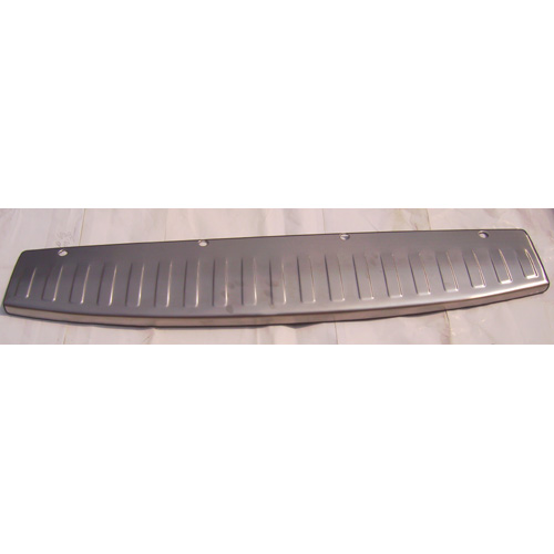 09RAV4 Rear bumper foot plate