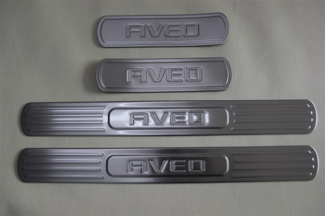 AVEO Duel tone door sills