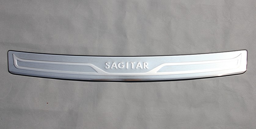 SAGITAR 2012 Rear bumper foot plate