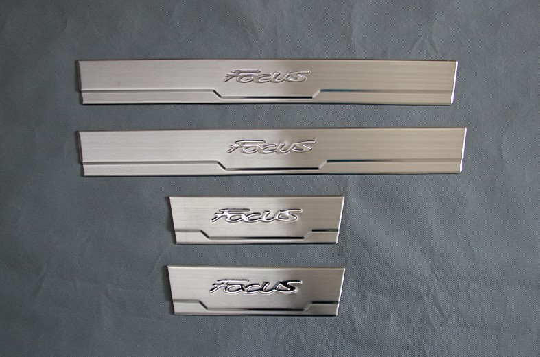 FOCUS 2012 Door sills